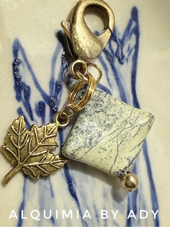 Alquimia Accessories - Alquimia Gold Leaf Charm Key & Card Holder with Cream Marbled Stone